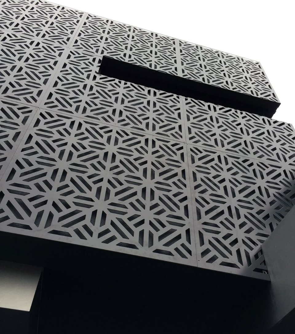 Contoh jasa Abadi Steel Laser